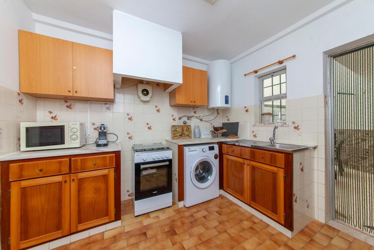 B18 - Village Street Apartment Lagos Kültér fotó
